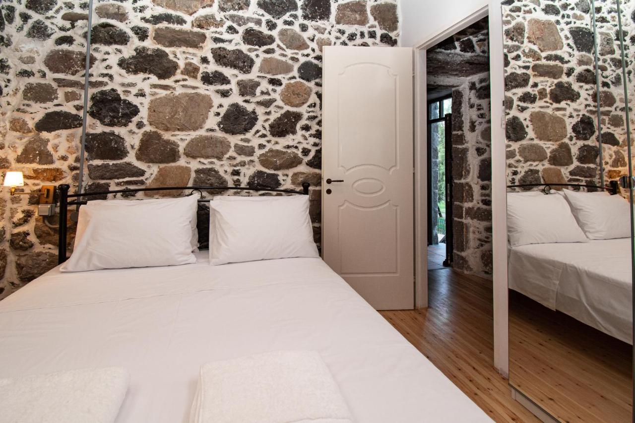 Plousiadi΄S Stone House Lejlighed Skála Eksteriør billede